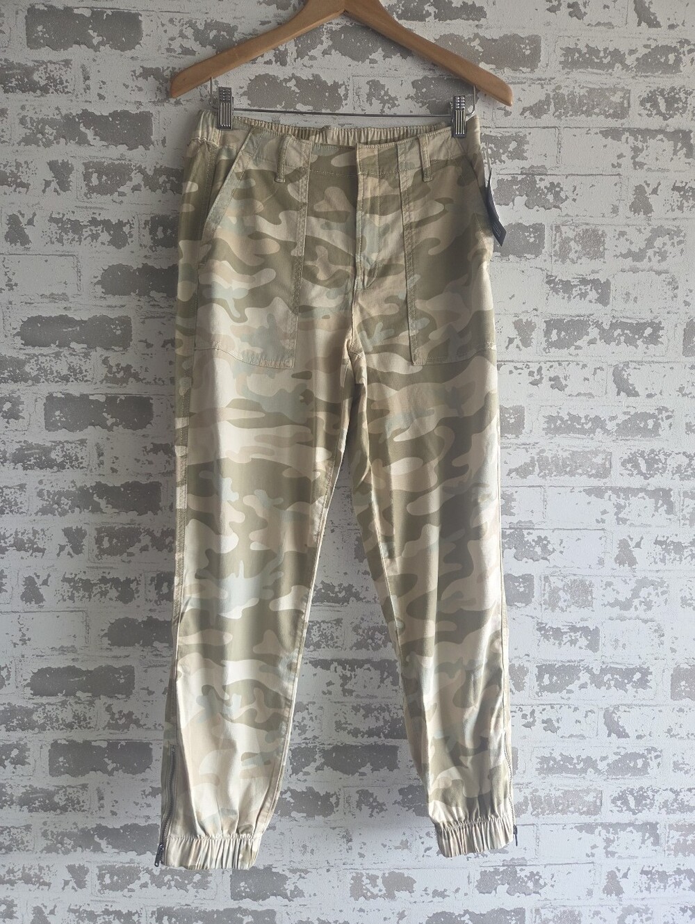 GAP Camo Utility Jogger Pants Size 6 Tan Beige Neutral Ankle Zip NWT